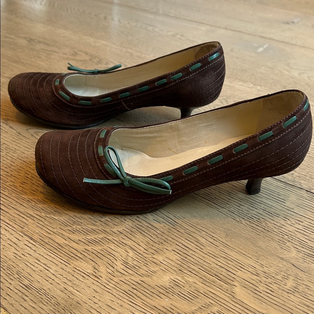 Chic Brown Suede Flats with Teal Trim